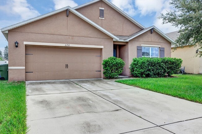 Building Photo - Sunny, Move-In Ready 4-Bed Home in Winter Haven with Modern Finishes and Two-Car Garage