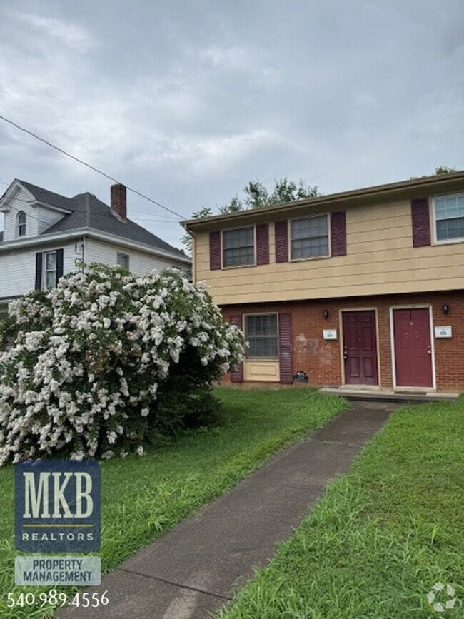 Building Photo - 2 bedroom 1 Bath Duplex Rental