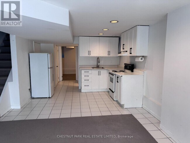Photo - 10 Wroxeter Ave