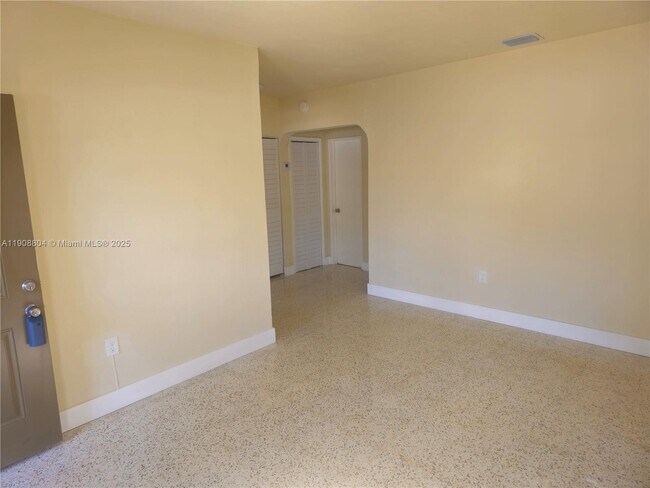 Photo - 2525 NW 11th Ave Unit 2525