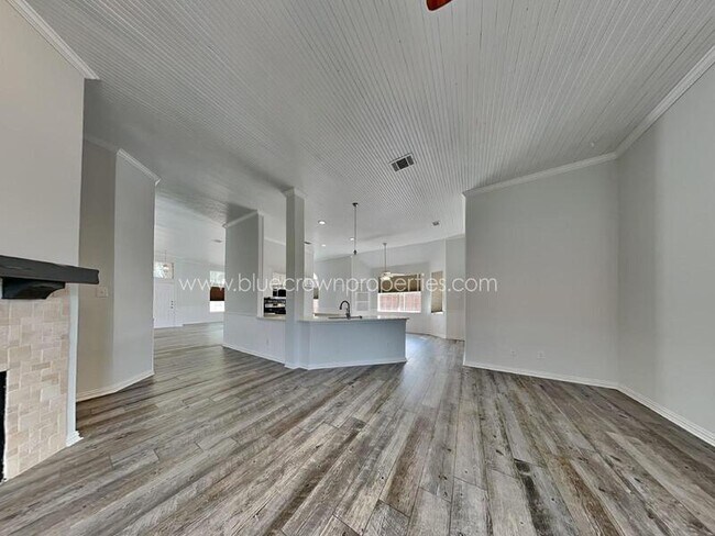 Photo - 7513 Silverthorn Dr