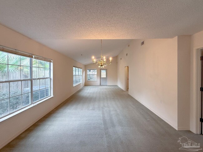 Photo - 1039 E Maxwell St