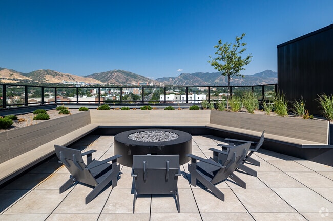 Sky Lounge - Fire Pit - The Citizen
