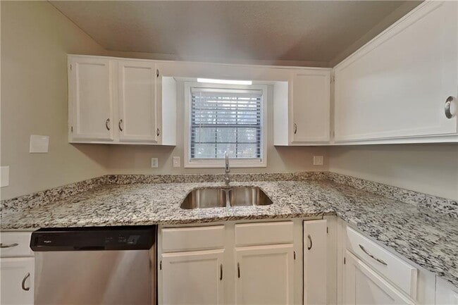 Photo - 140 Linda Ln