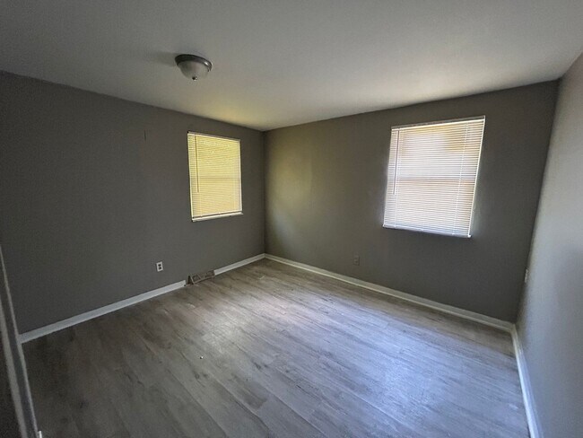 Photo - 3 Bed, 2 Bath House!