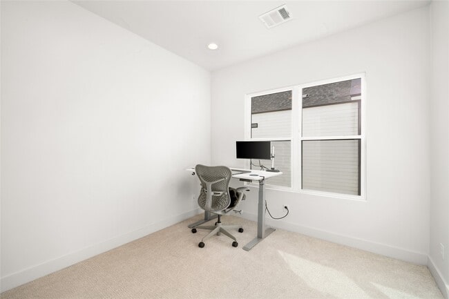 Building Photo - 2408 Gray St