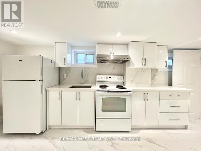 Photo - 4 Sutherland Ave