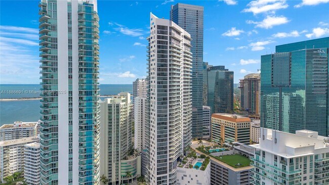 Photo - 1300 Brickell Bay Dr Unidad 1913