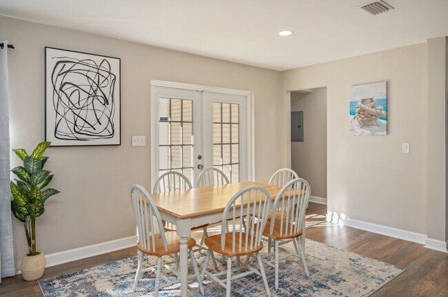 Photo - 130 N Lorraine Dr Unit ID1244296P