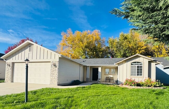 Building Photo - Modern and Updated 3bd/2b Home for Rent in...