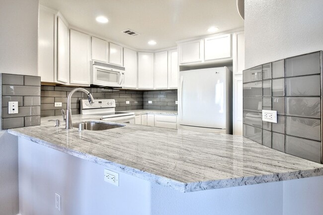 Photo - Luxury 2-Bedroom Monte Vista Condo with Downtown Views & Monthly House Cleaning Included Unit 308