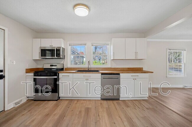 Photo - 1337 N Rhyne St