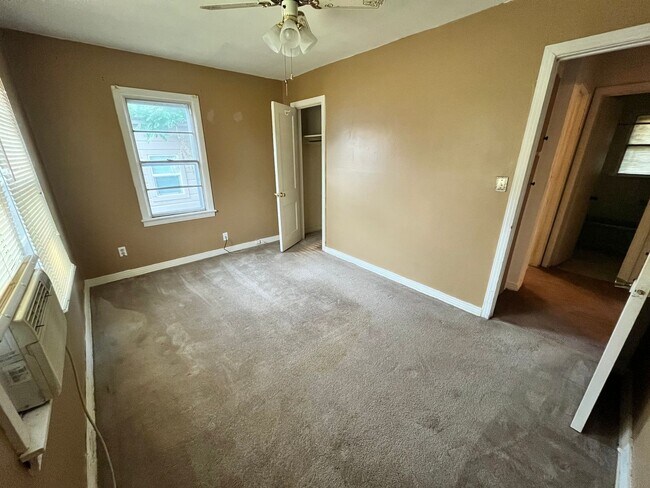 Photo - Cute 3 Bed 1 Bath house in Mwc