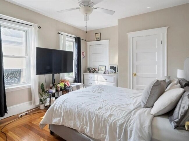 Photo - 44 Greenleaf Ave Unidad 2