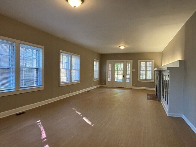 Photo - 5262-64 College Unit 5264