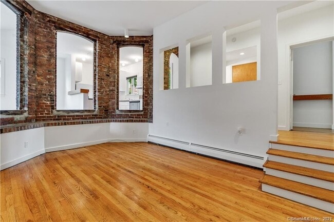 Photo - 239 Bradley St Unidad 1