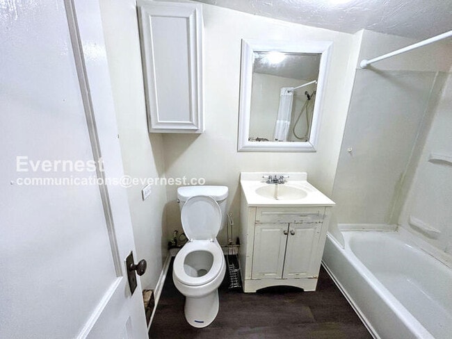 Photo - 110 1/2 W Cheyenne Rd Unit back