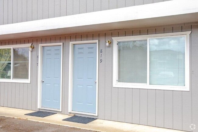 Building Photo - Corvallis Triplex Unit 817 Rental