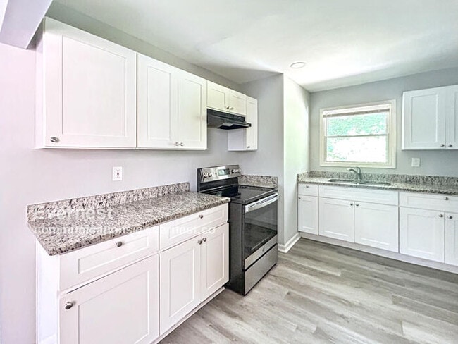 Photo - 926 Hall St NW