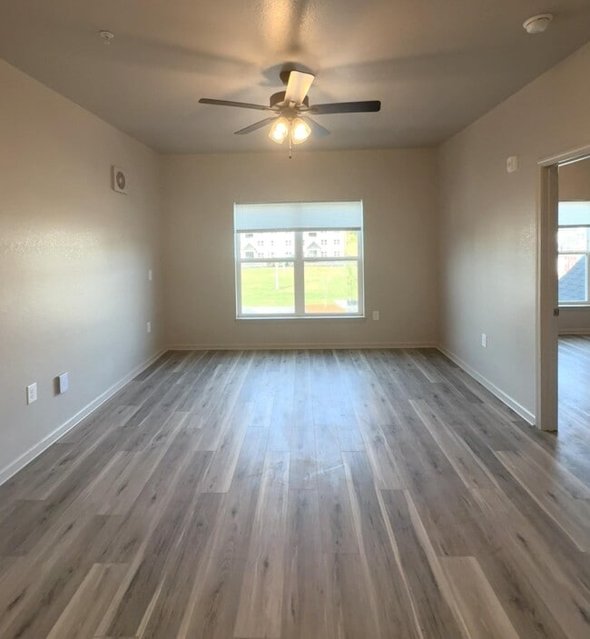 3 Bedroom, 2 Bathroom - Platform Douglas