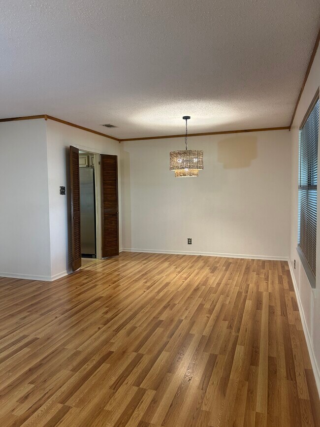 Photo - 2205 Forest Trail