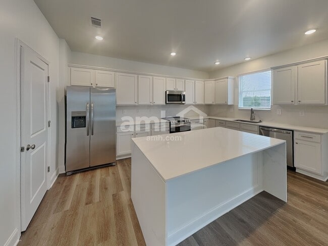 Photo - 213 Chase Ln