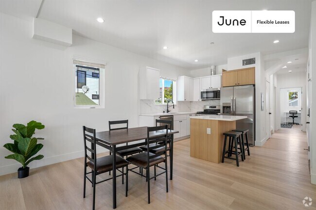 Building Photo - 1321 N June St Rental