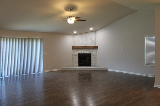 Photo - W1146 Marietta Ave