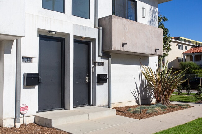 Photo - 8639 Whitworth Dr