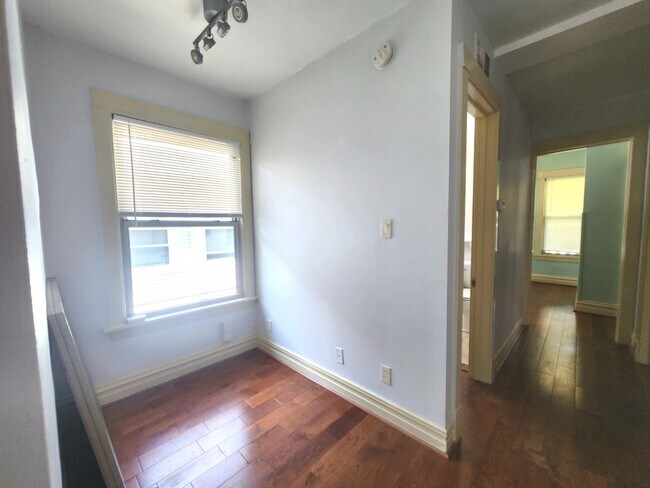 1018 S Maple Ave