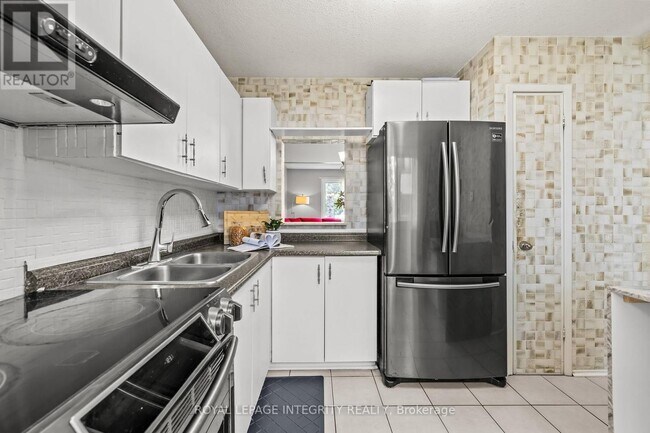 Photo - 3565 Aladdin Ln