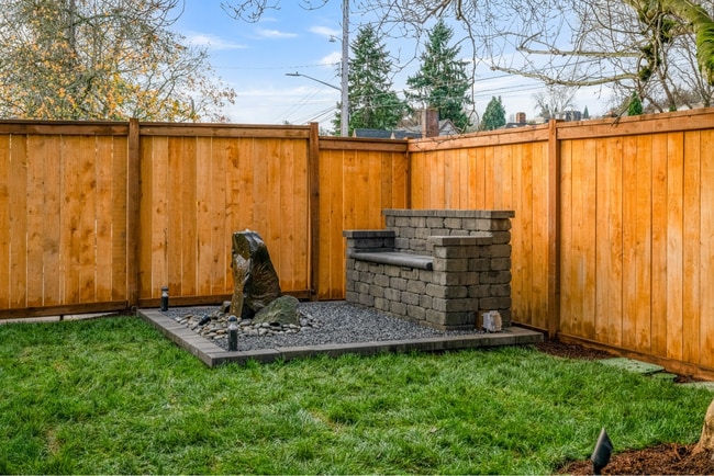 Photo - 2800 E Thomas St