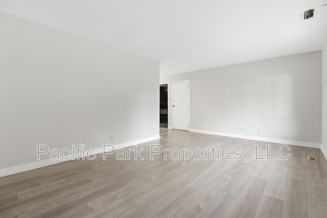 Building Photo - 3939 Esquire Pl