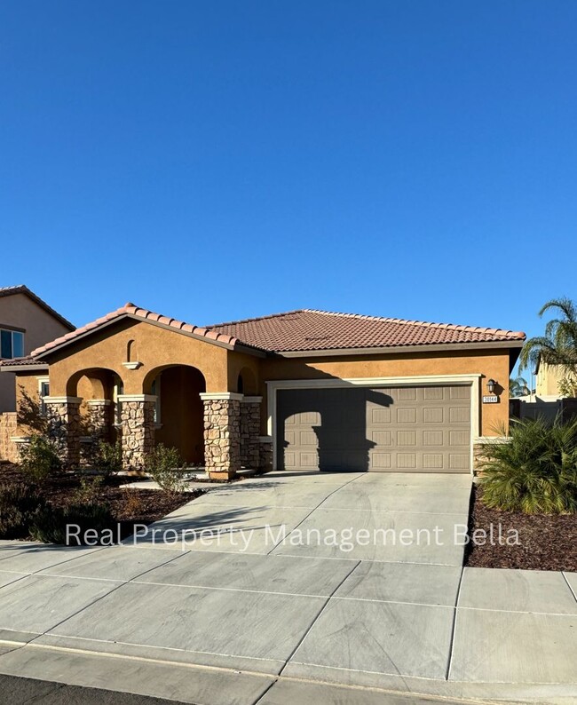 Spacious Single-Story 4-Bed, 3-Bath and Bo... - Spacious Single-Story 4-Bed, 3-Bath and Bo... Casa