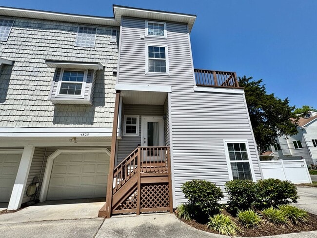 Photo - A Chesapeake Bay Townhome w/Garage, Available NOW! 2 Downstairs Bedrooms - Pet Friendly - 2 Balco...