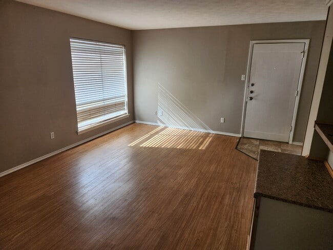 Photo - 5000 Bowser Ave