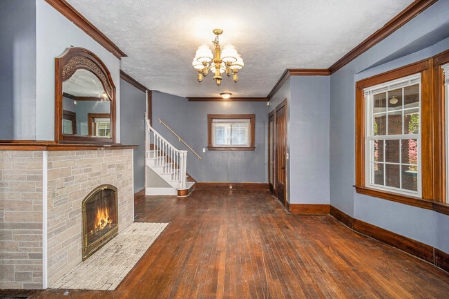 Photo - 1321 Bemis St SE