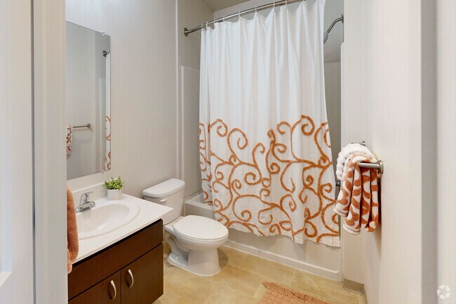 3BR, 3BA - 1,195SF - Bathroom 2 - Villas