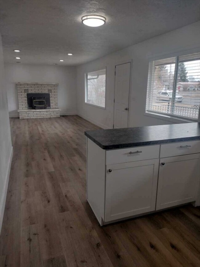 S165ETE - S165ETE Apartment Unit 165