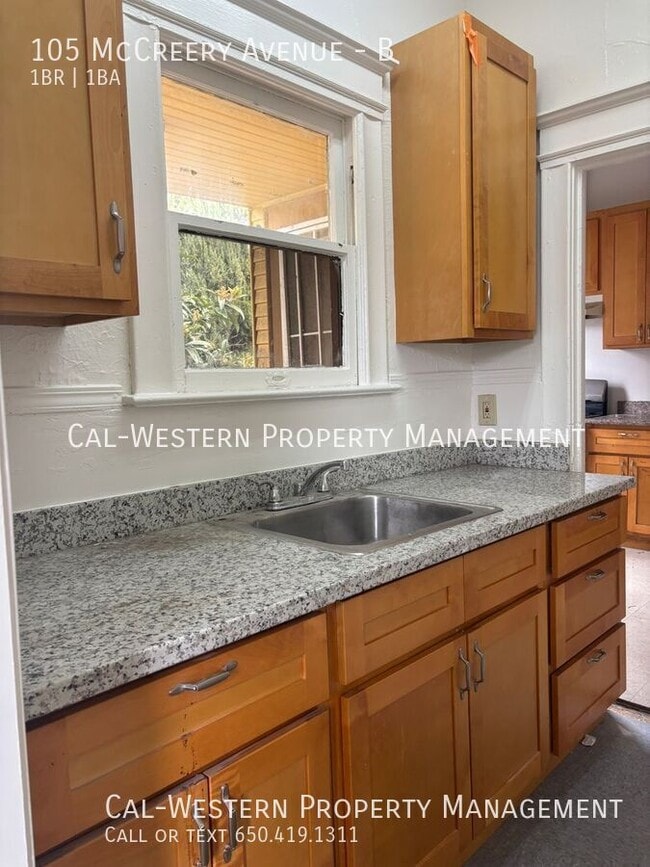 Building Photo - 105 McCreery Ave Unit B