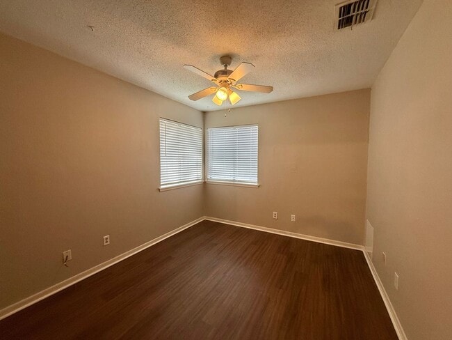 Photo - 115 Rattan Dr