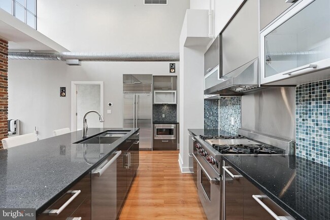 Photo - 1615 N Queen St Unidad M603