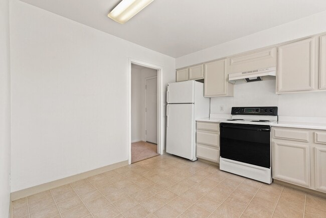 Photo - Legacy Place Apartments - Southfield, MI