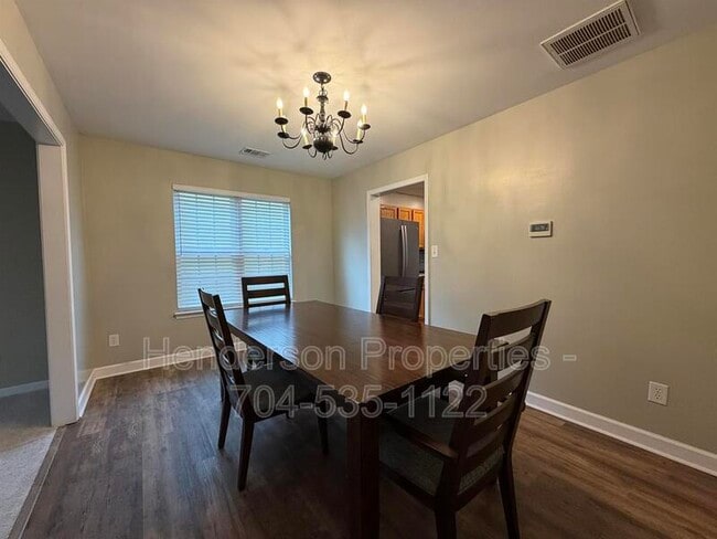Photo - 2121 Ballingarry Dr
