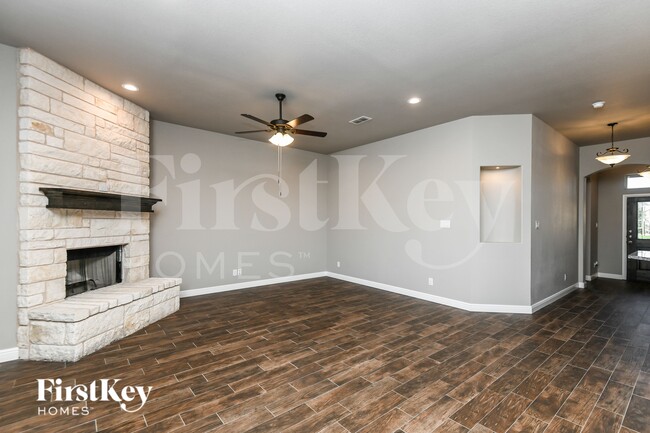 Photo - 208 McKittrick Ln