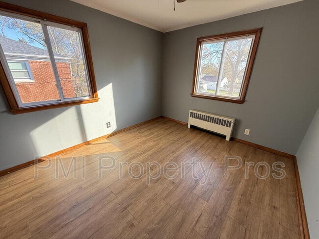 Photo - 1981 W Villard Ave Unit Apt 7