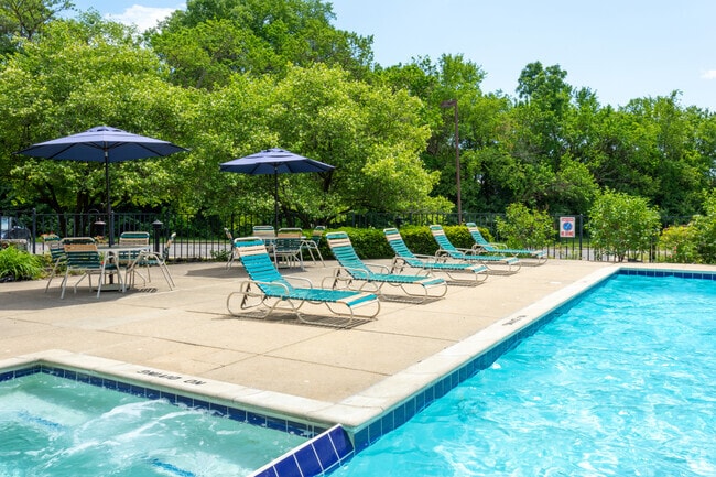 Piscina - Parc Pointe Apartments