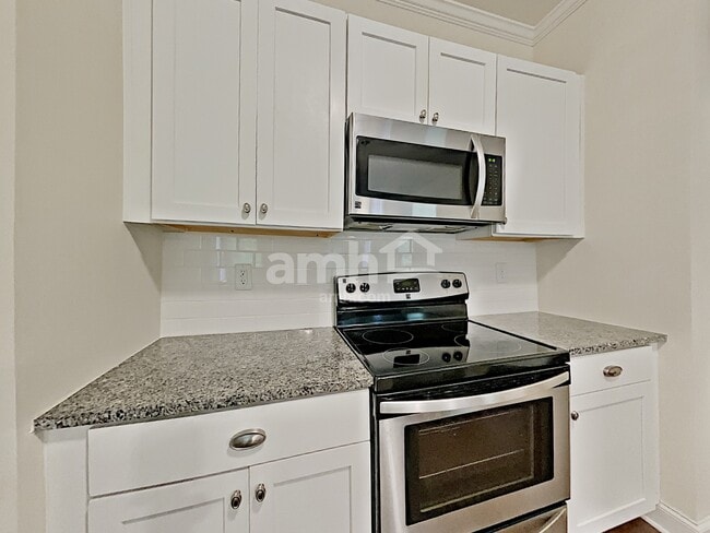 Photo - 2750 Freemont St