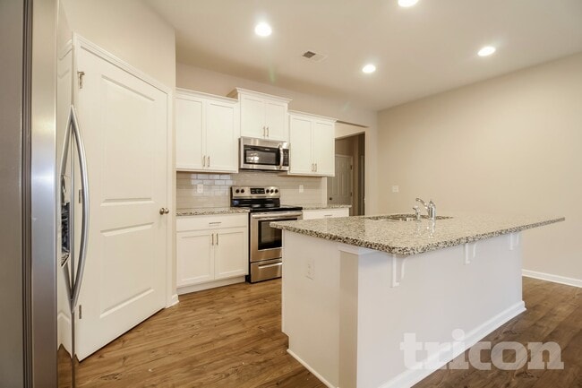 Photo - 453 All Seasons Dr