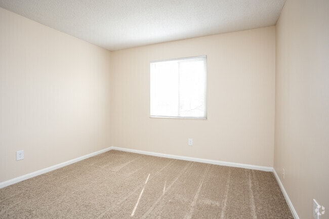 1BR, 1BA - 676 SF - Maple